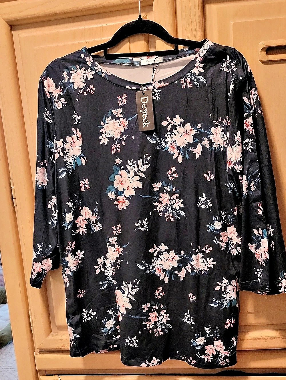 Surgery Deyeek Floral Tunic in Dark Navy & Pink XL Snap Shoulders.  NWT
